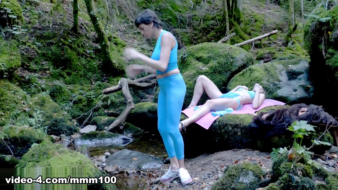 Outdoor Threesome: Gian Howl Joins Brunettes Vampirosa & Lety Howl by the River - MMM100