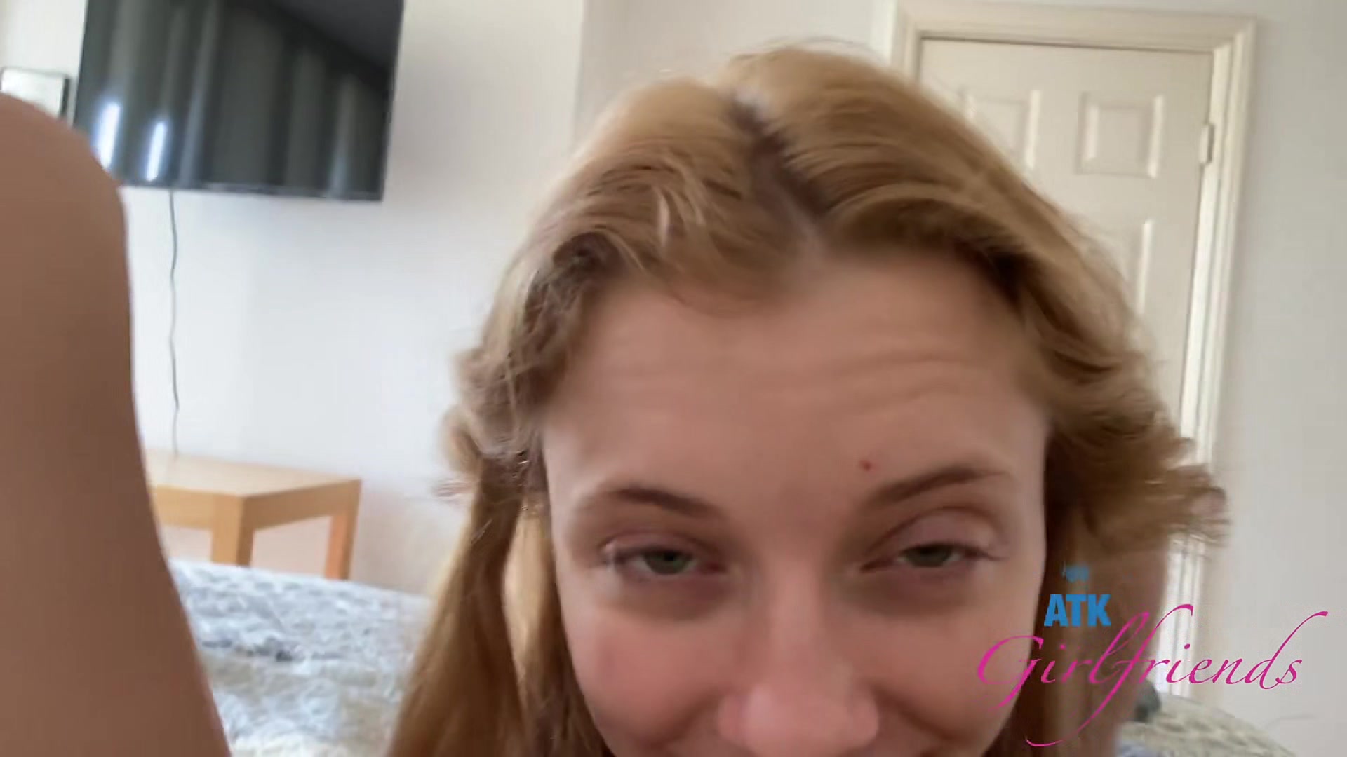 Virtual Date - Riley Decides To Play With Your Cock