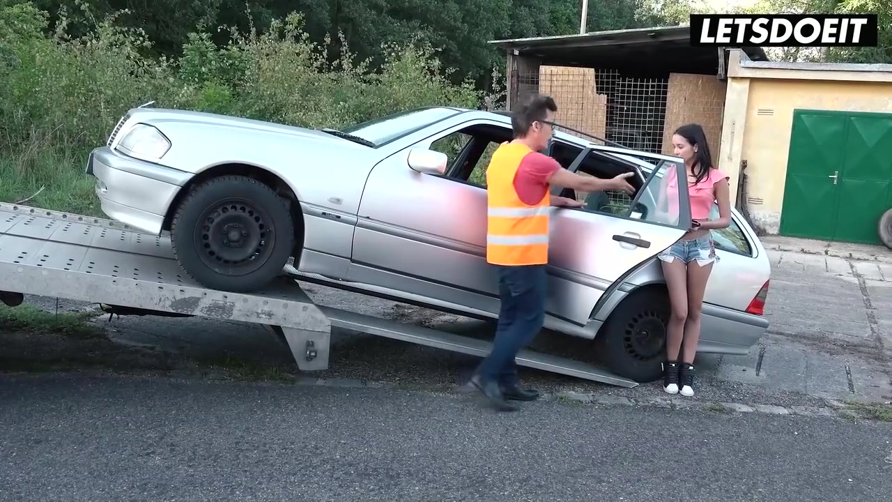 Francys Belle In Is Down For Some Hard Fuck With Big Dick Mechanic