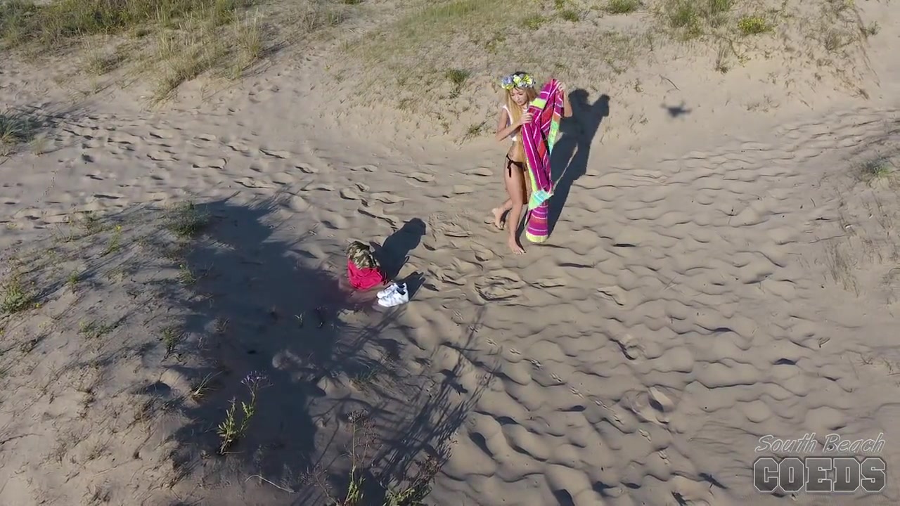 21yo Spinner Jesse Sexily Banging Herself Out At The Beach - SouthBeachCoeds