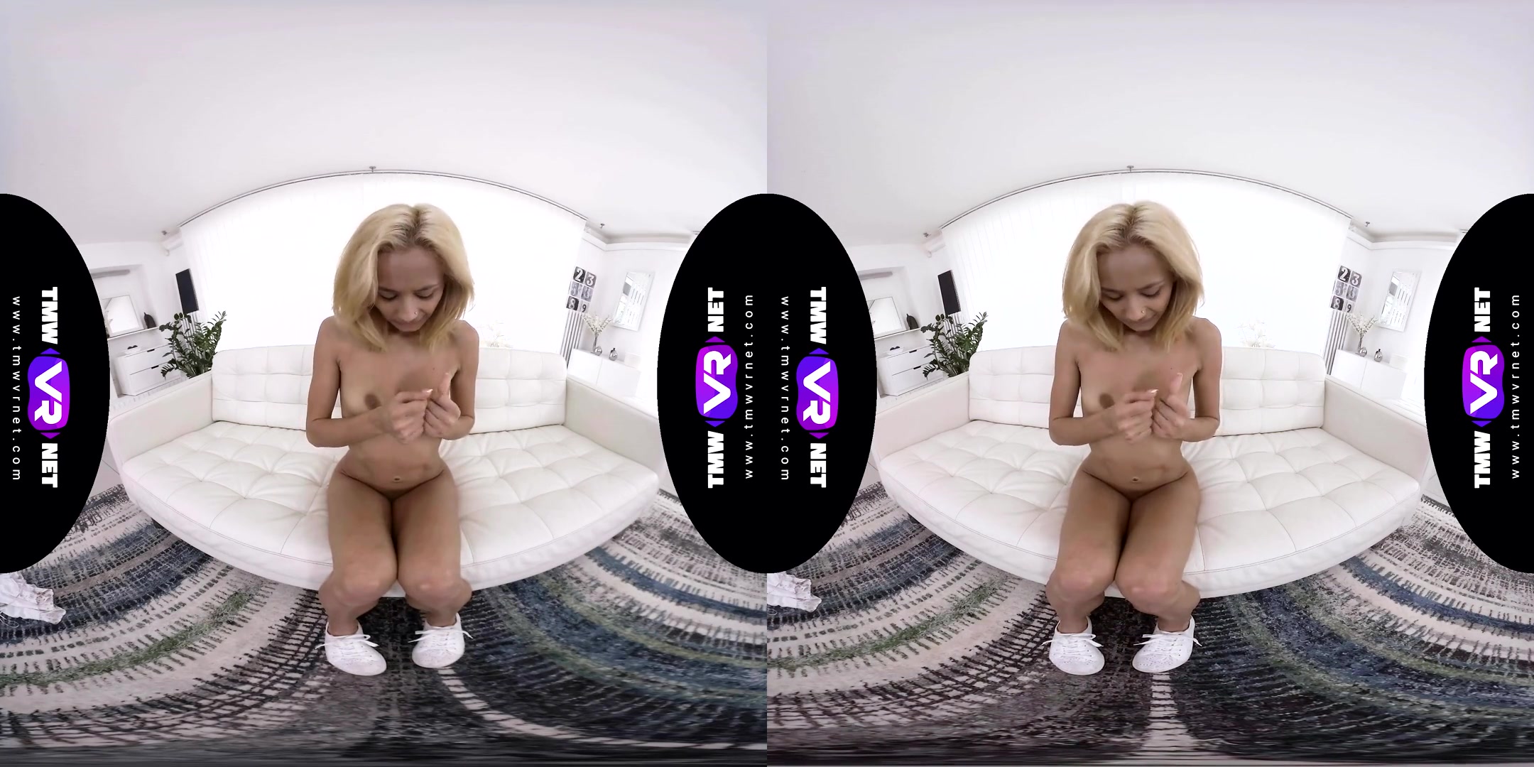 Veronica Leal in Cheerful Blonde Teaches the Perfect Masturbation - TmwVRNet