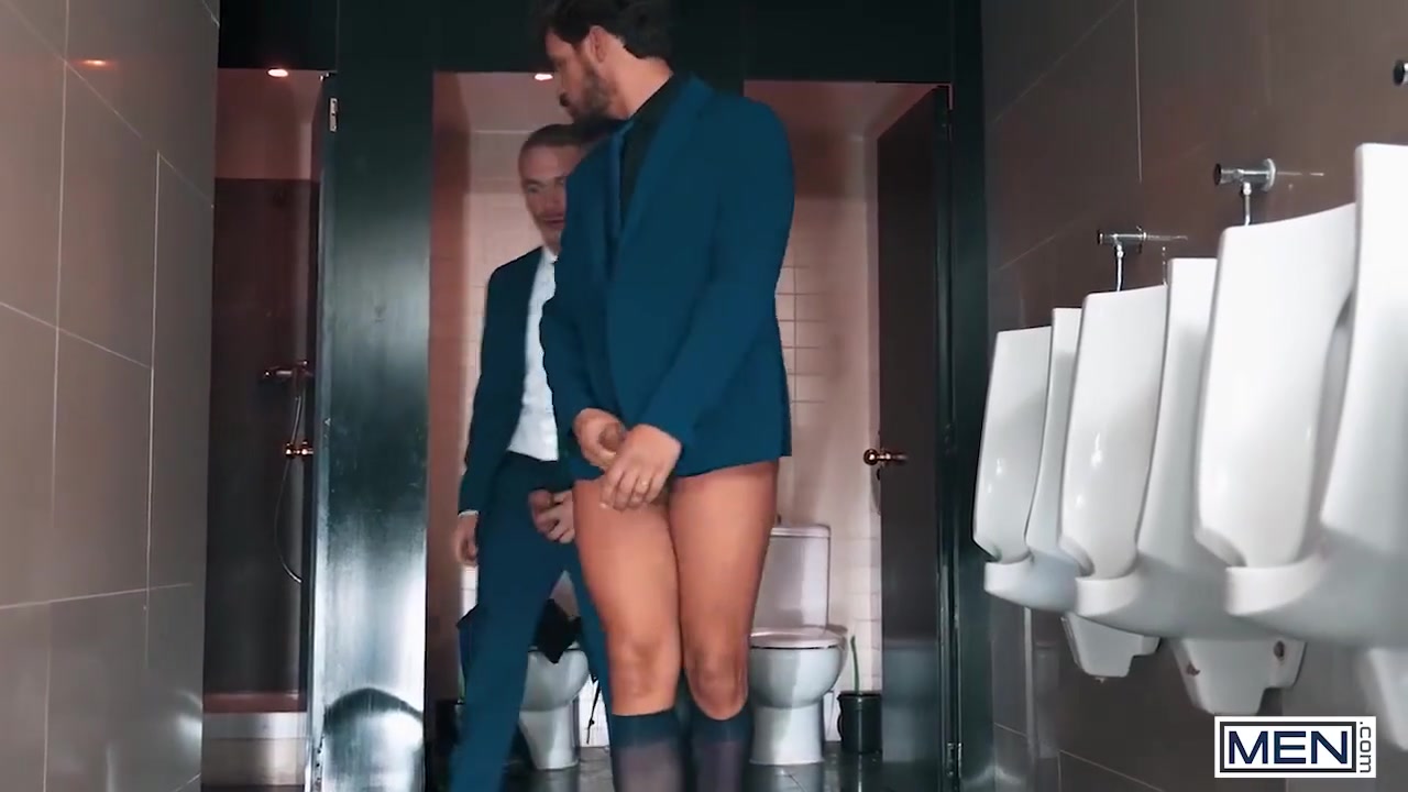 Samuel Hodecker And Apolo Adrii - Gets Fucked By In The Bathroom And Gets Covered In Cum