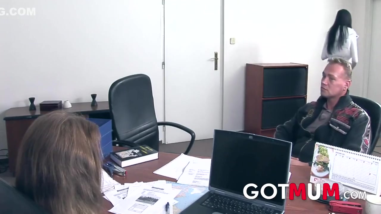 Milf Fuck A Employee At The Office! 20 Min
