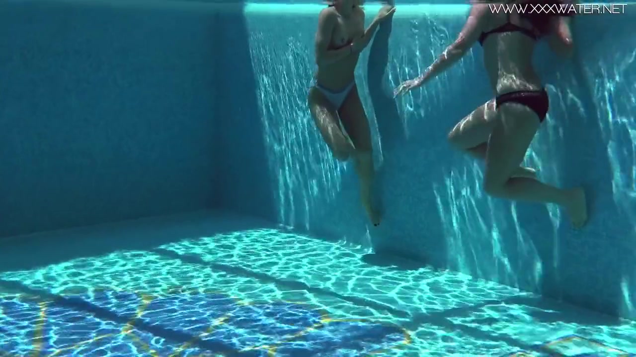 Jessica Lincoln And Lindsey Cruz - Pretty Hot Hotties Cruz And Jessica Swim Naked Together