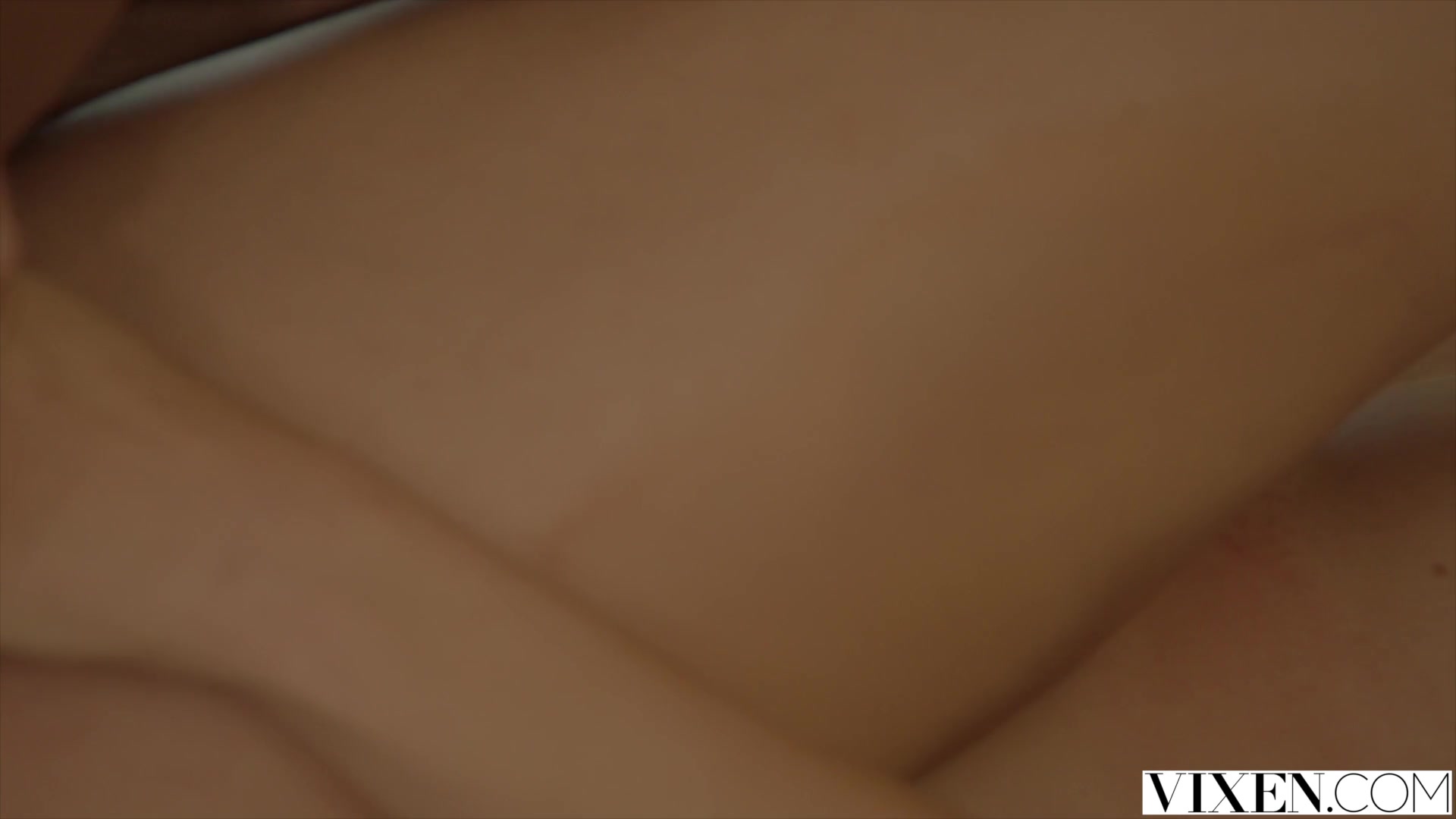 VIXEN Gorgeous Real Estate Agent Kirsten Lee Fucks her Client