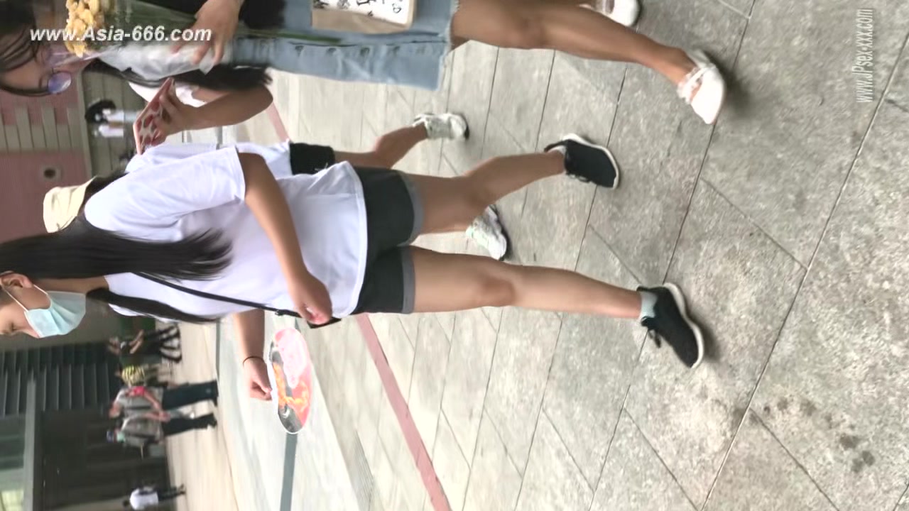 peeping chinese amateur upskirt.135