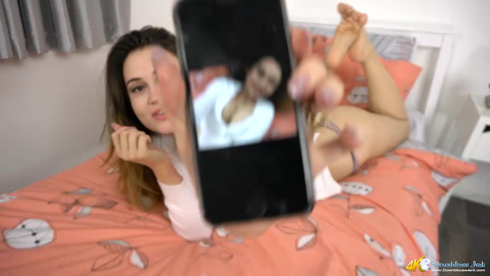 Titty Posing - DownblouseJerk