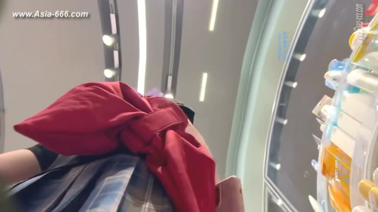 peeping chinese amateur upskirt.203