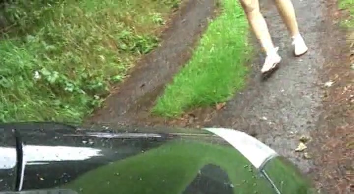 Zuzinka plays with her pussy outdoor