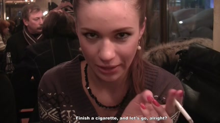 2 girlfriend sucks pecker