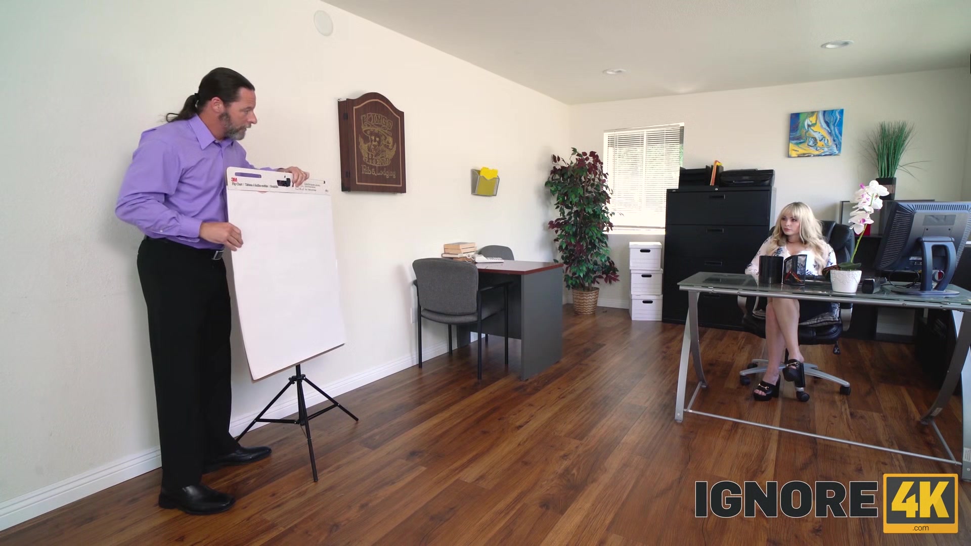 IGNORE4K. Awesome Cunt in office