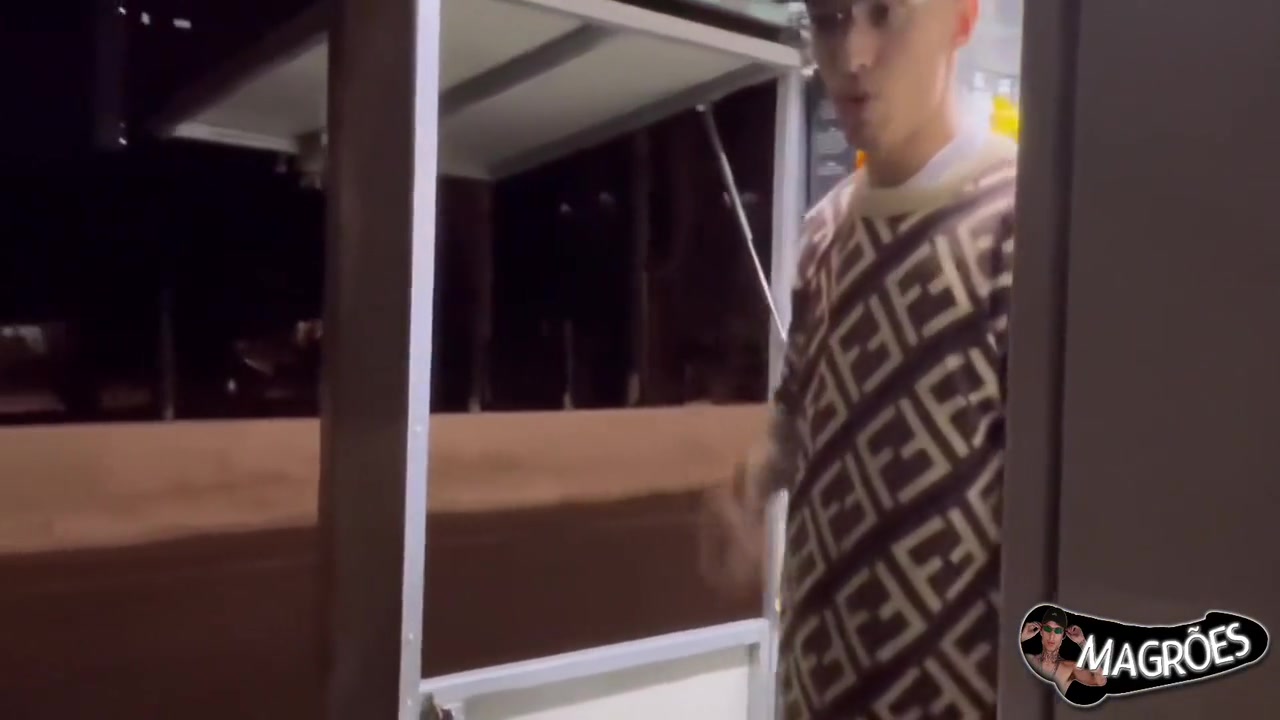 Os Maloqueiros Levaram O Funcionario Do Trailer Para Fuder Em Casa 11 Min - Helyo Carvalho, Henrique Karvalho And Luan Vetin