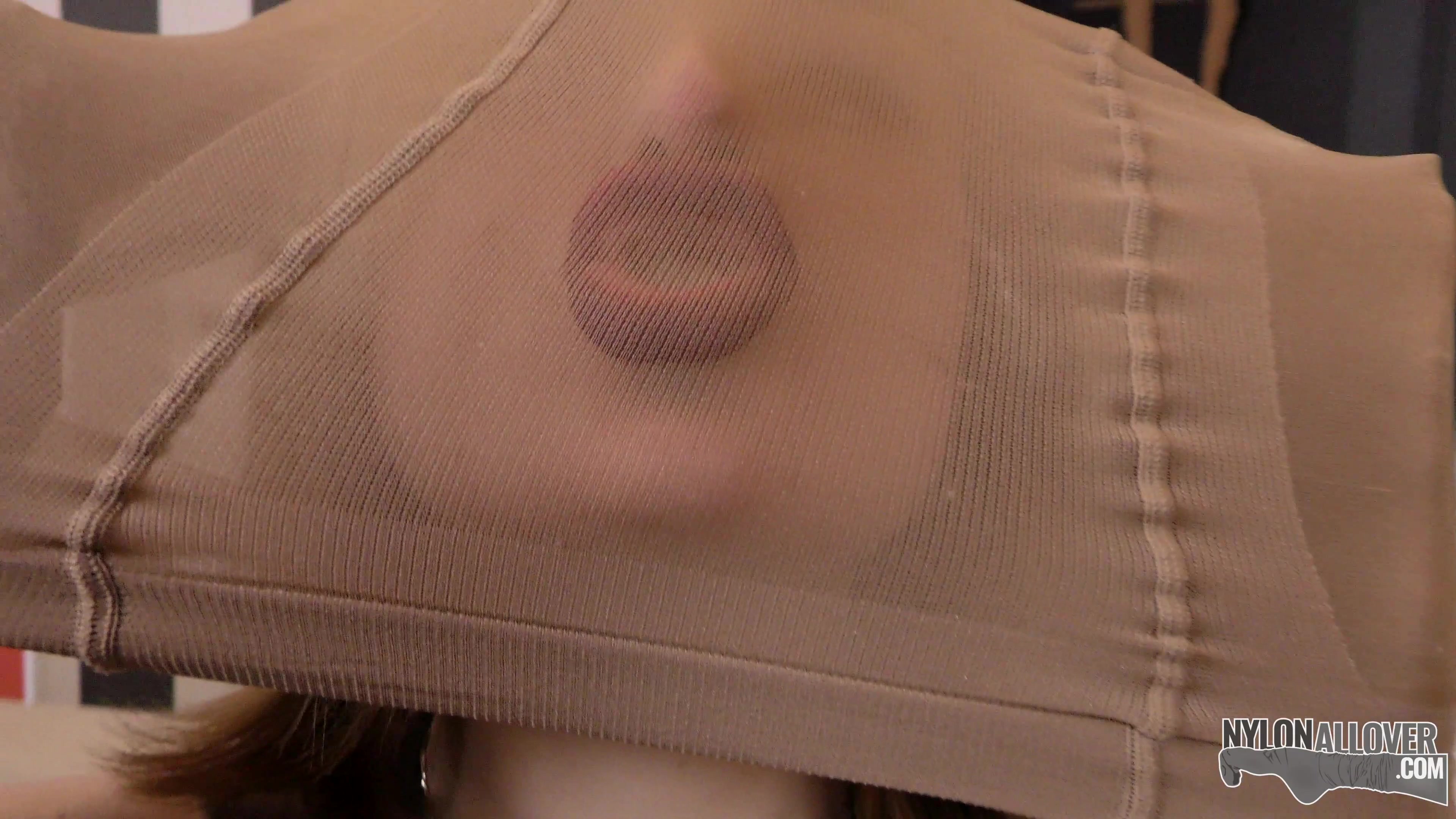 Emma Feeds Your Pantyhose Addiction