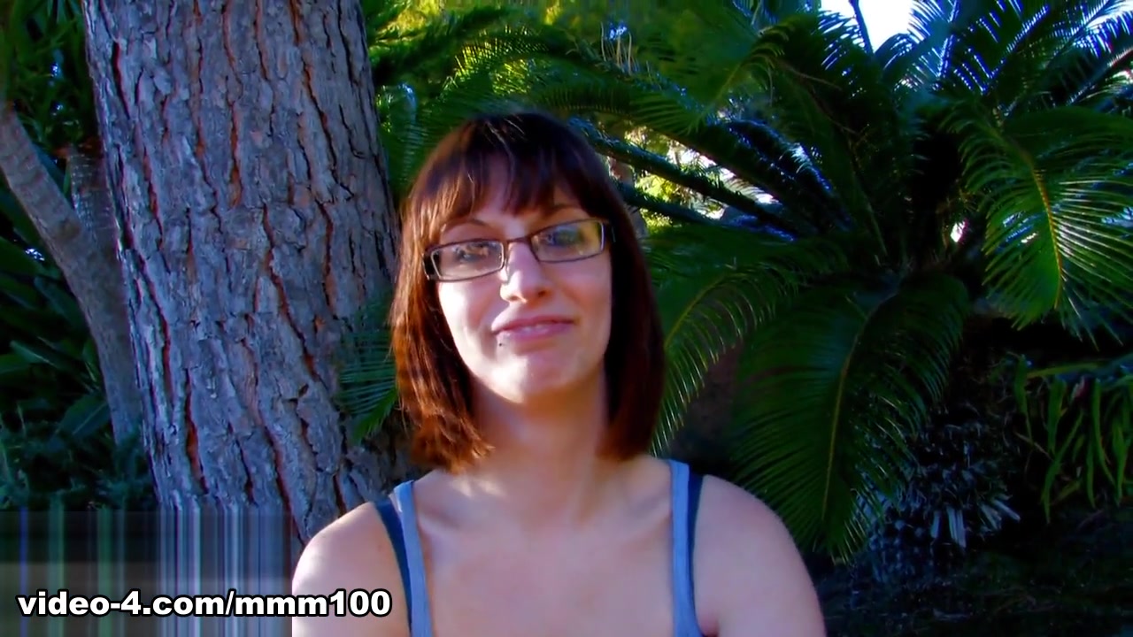 Lola Vinci in Video Interview Porno With Lola Vinci - MMM100