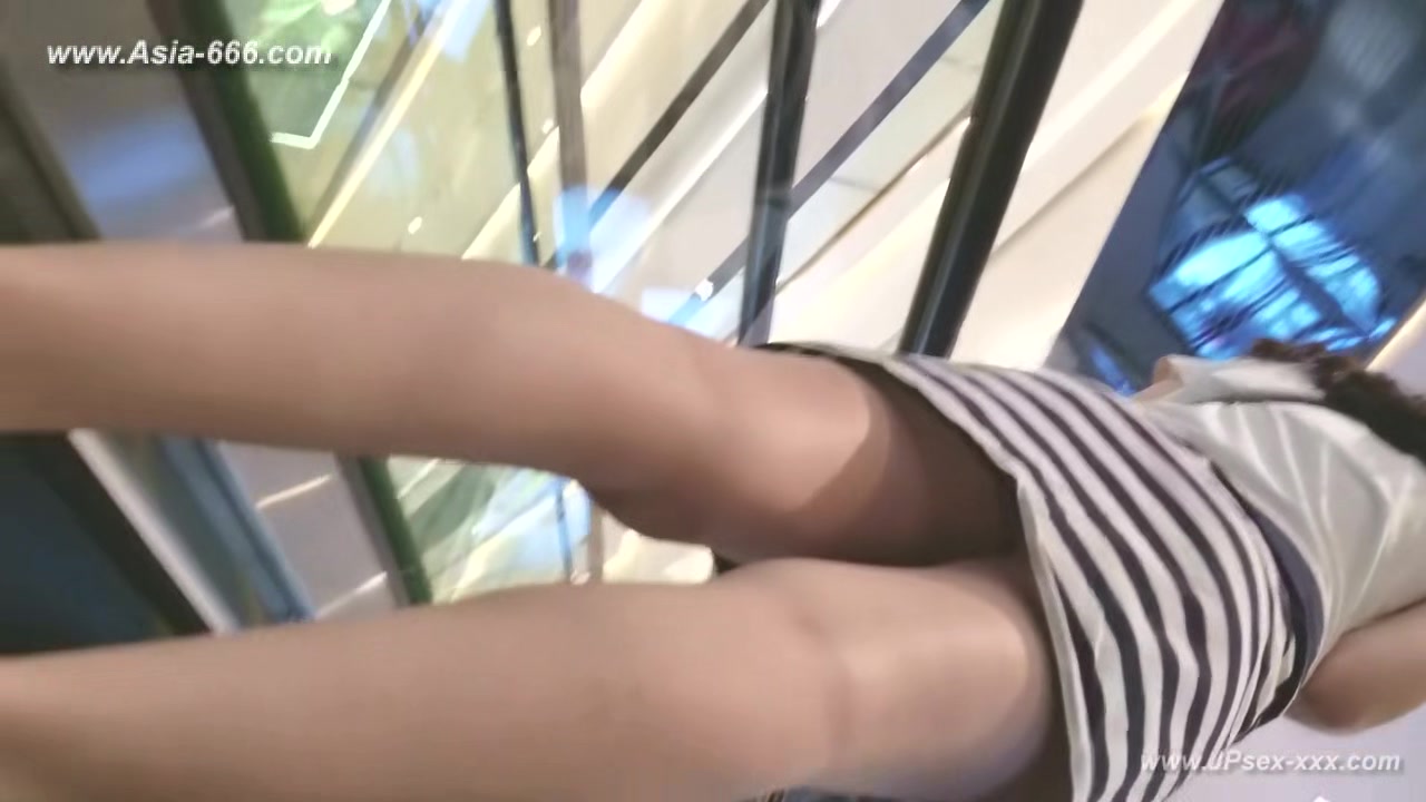 peeping chinese amateur upskirt.116