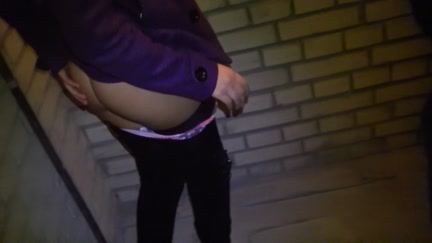 Hotty sucks shlong in the 1st 2 colliding