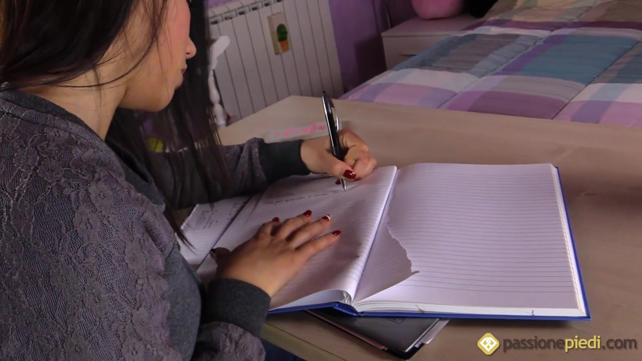 Brunette babes Petra and Gioia studying together