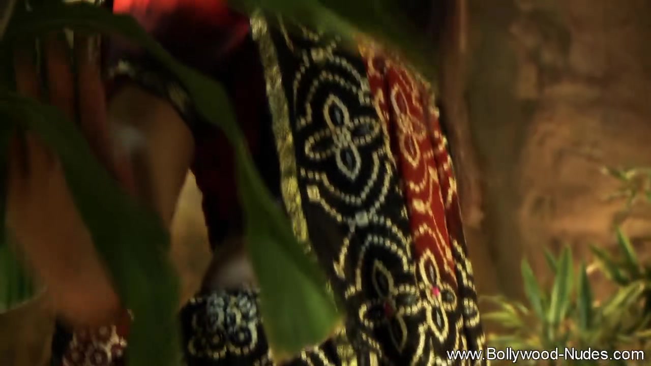 Romantic Bollywood Indian Girlfriend Seduce Her Man