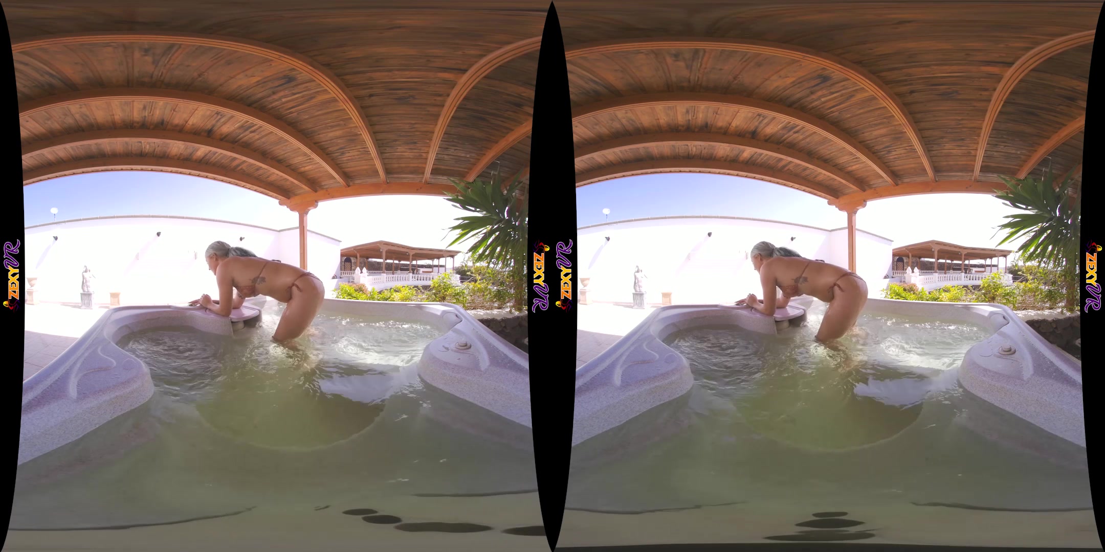 Hot Tub Date featuring Chloe - ZexyVR