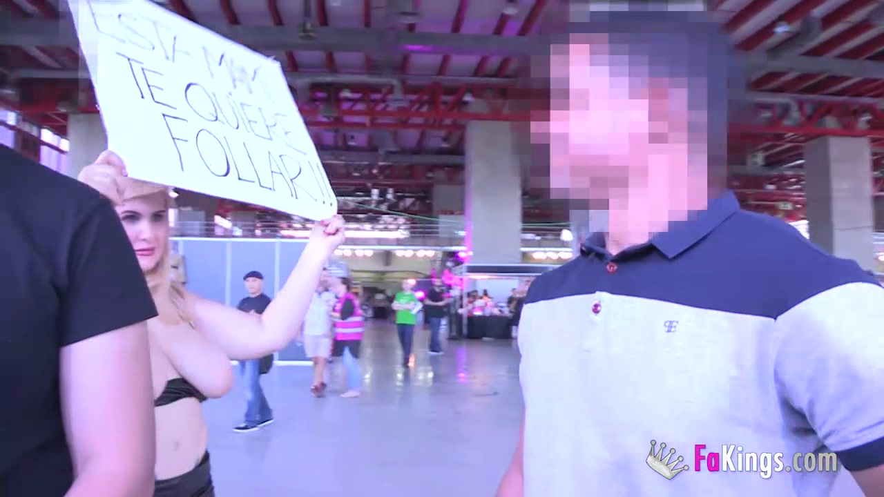 Musa Libertina looks for young cocks in sex expo