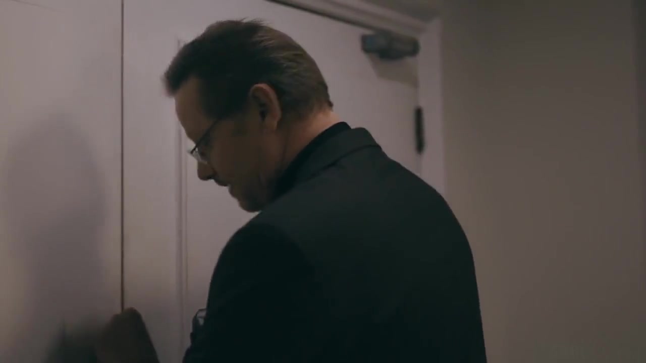 Babysitter teen 18+ makes a generous deal with the Step dad