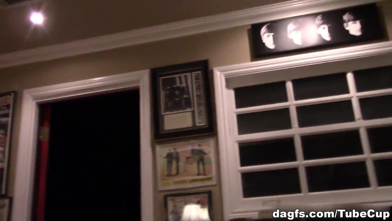 Blonde Girlfriend In Amateur POV Sex Tape