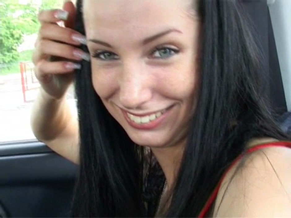 Yulia in hardcore shagging with an amateur nude couple