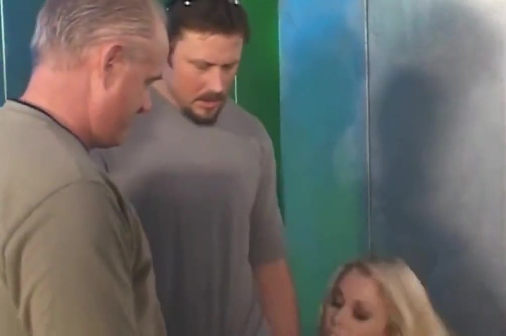 Sexy Busty Blonde Perfect To Dp!!