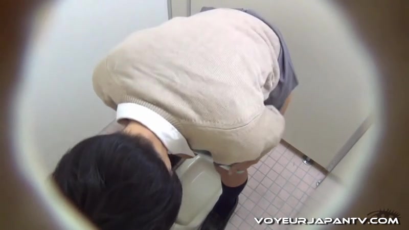 Piss Hump In The Girl's Room - VoyeurJapanTV