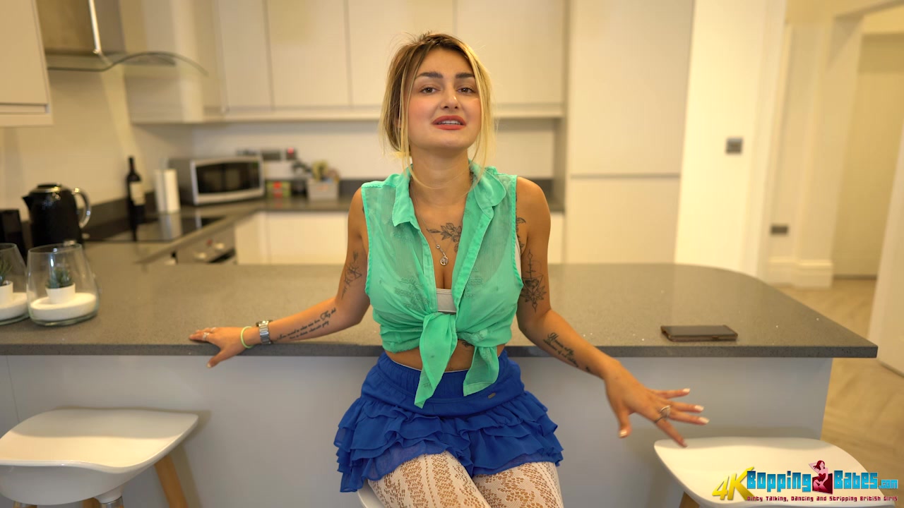 Selene - You Could Watch - BoppingBabes