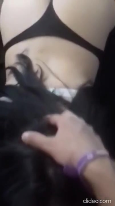 Pongo En Cuatro Y Se Me Sienta