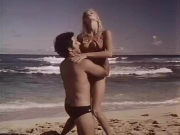 Ginger Lynn Allen, Lois Ayres, Bunny Bleu in vintage xxx site
