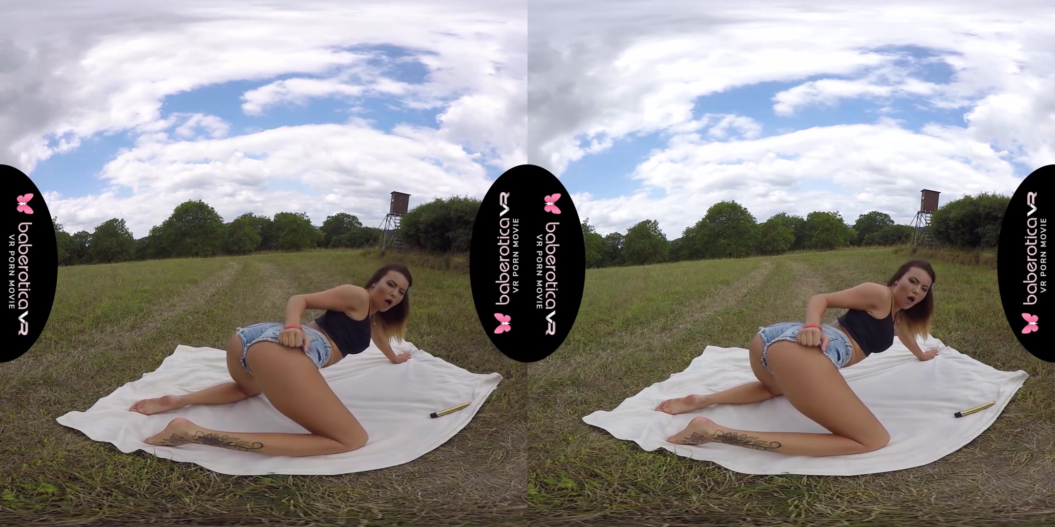 Vanessa Decker Enjoys Outdoor Fun With The New Toy - Sexy Pornstar Outdoor Solo