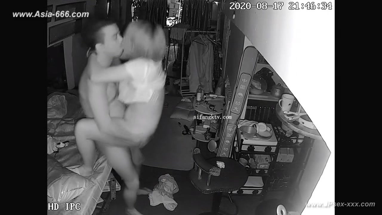 Hackers use the camera to remote monitoring of a lover's home life.592