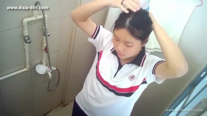 peeping chinese girls bathing.31