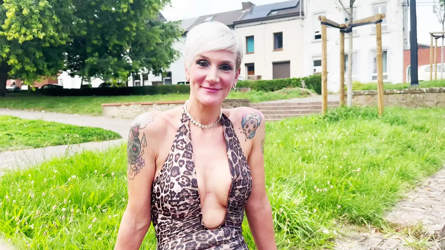 Jen, 38, is moving up a gear! - Jacquie et Michel TV