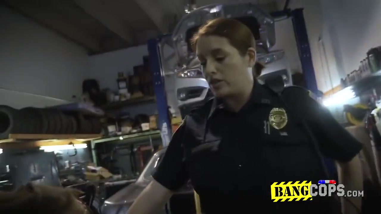 Mechanic Shop Owner Is Caught Milf Cops Running A Chop