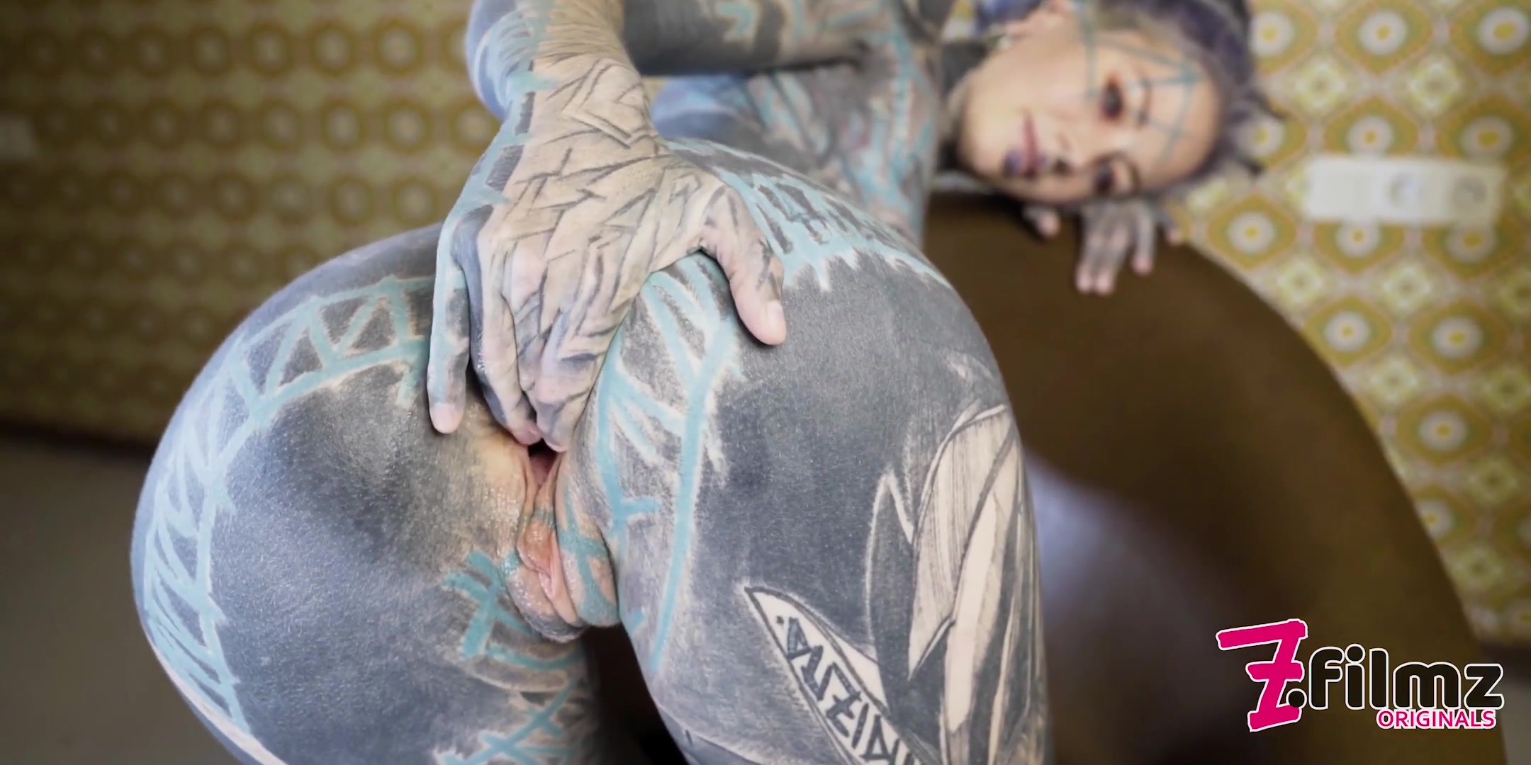 Tattooed teen 18+ Testing Fuck Machine With Her Anal - Fuck Machine, Gapes