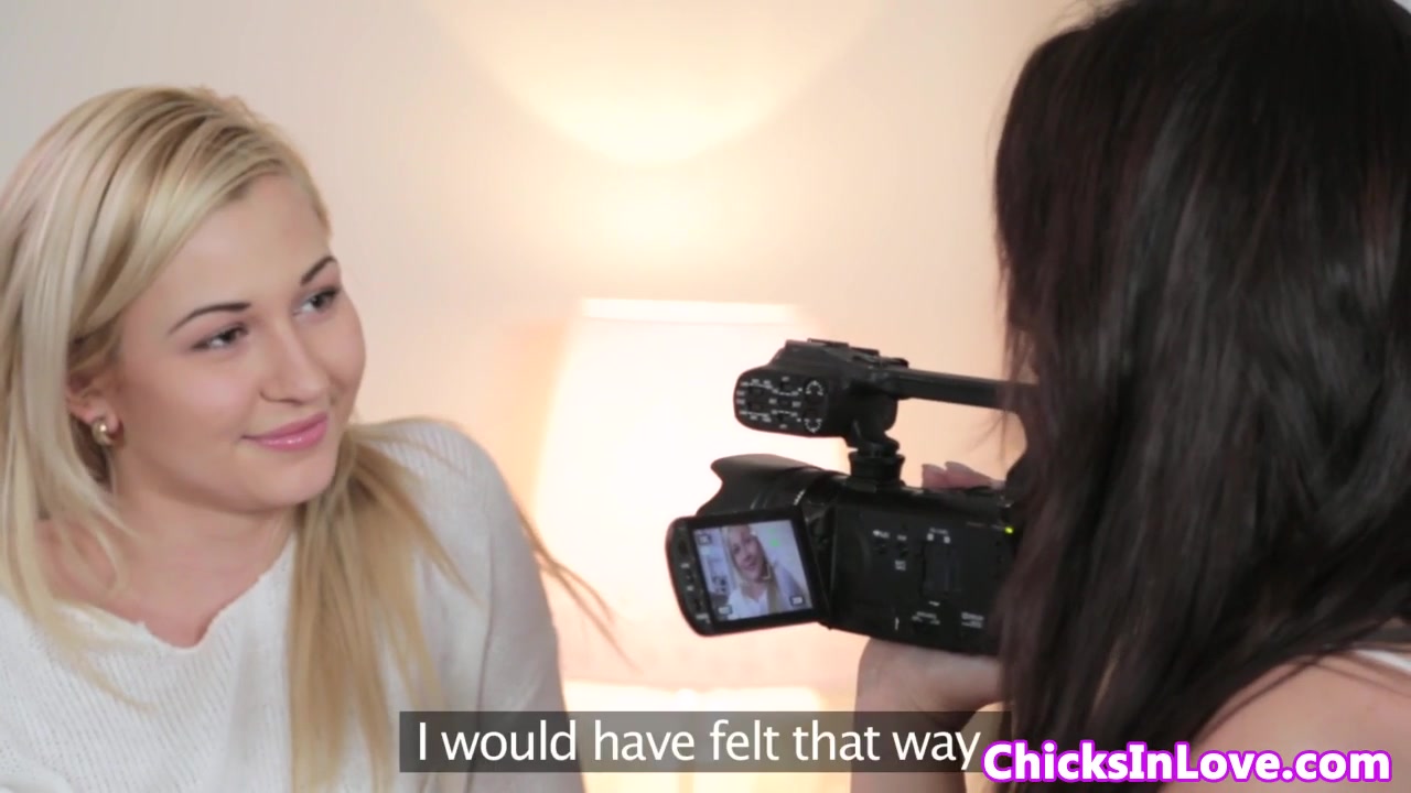 Stunning lesbian cutie straponfucks best friend