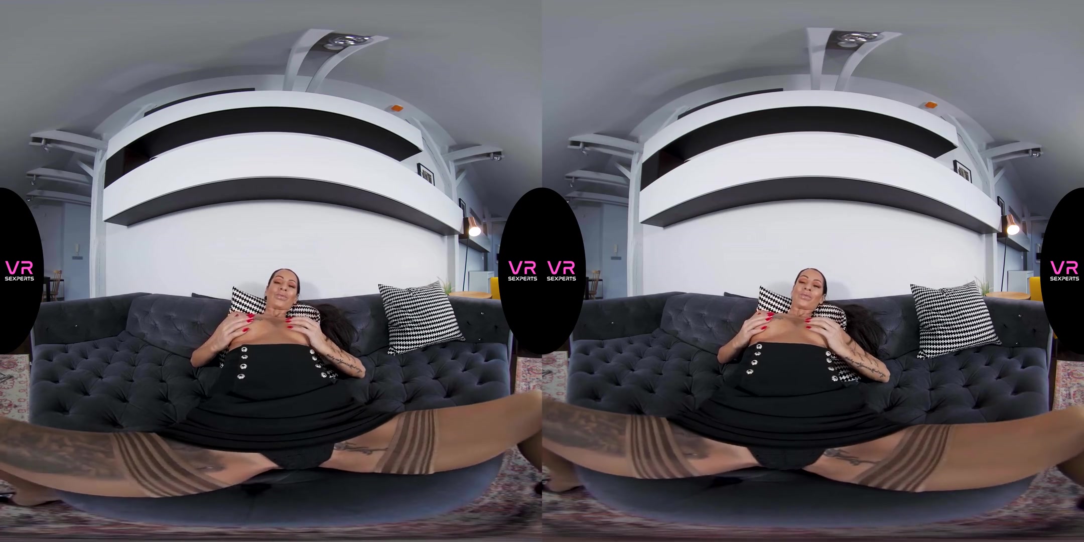 Horny Mature Slut Spreading On Her Couch - SexLikeReal