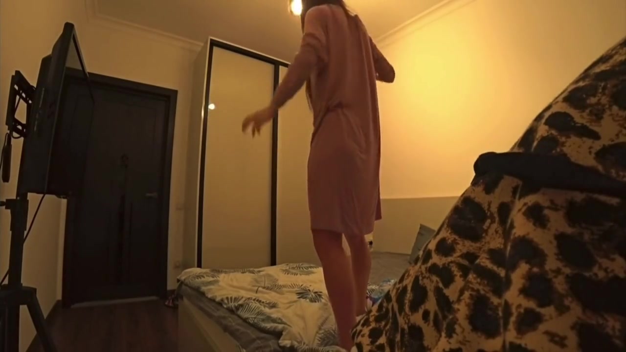 Fuck Me Before My Husband Comes Home! Wife And Friend 6 Min