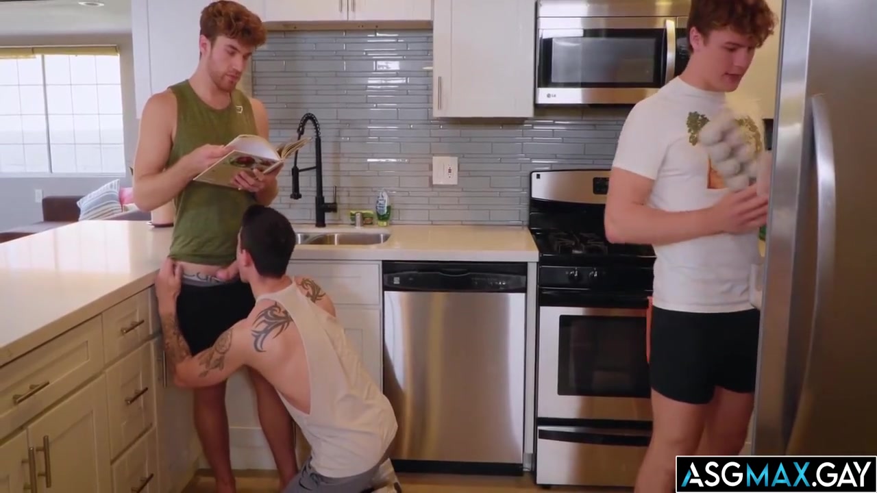 Accepts The Position As And Free Use Third 6 Min - Oliver Marks, Carter Collins And Gay Porn