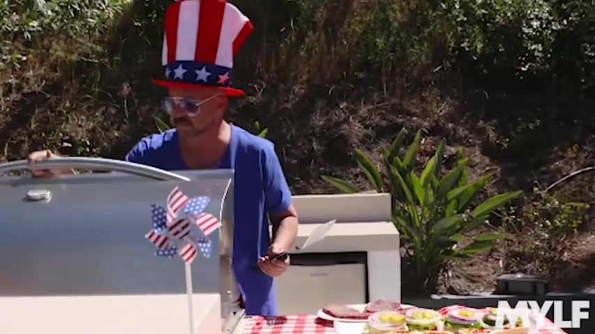 Independence Day Pussy Play - MYLF