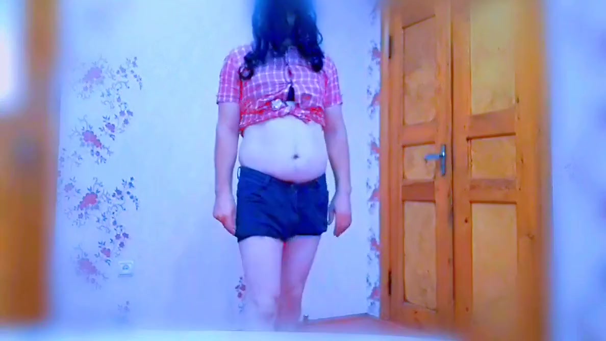 Solo Sexy Shemale At Home Privately Dressing And Getting Ready For Cam Shows