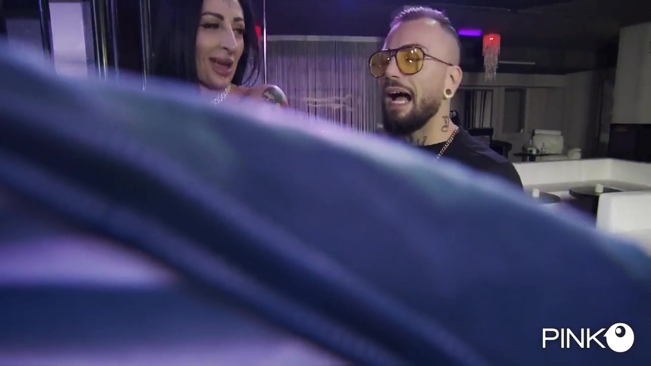 Great Fuck In The Cage For The Canaglias