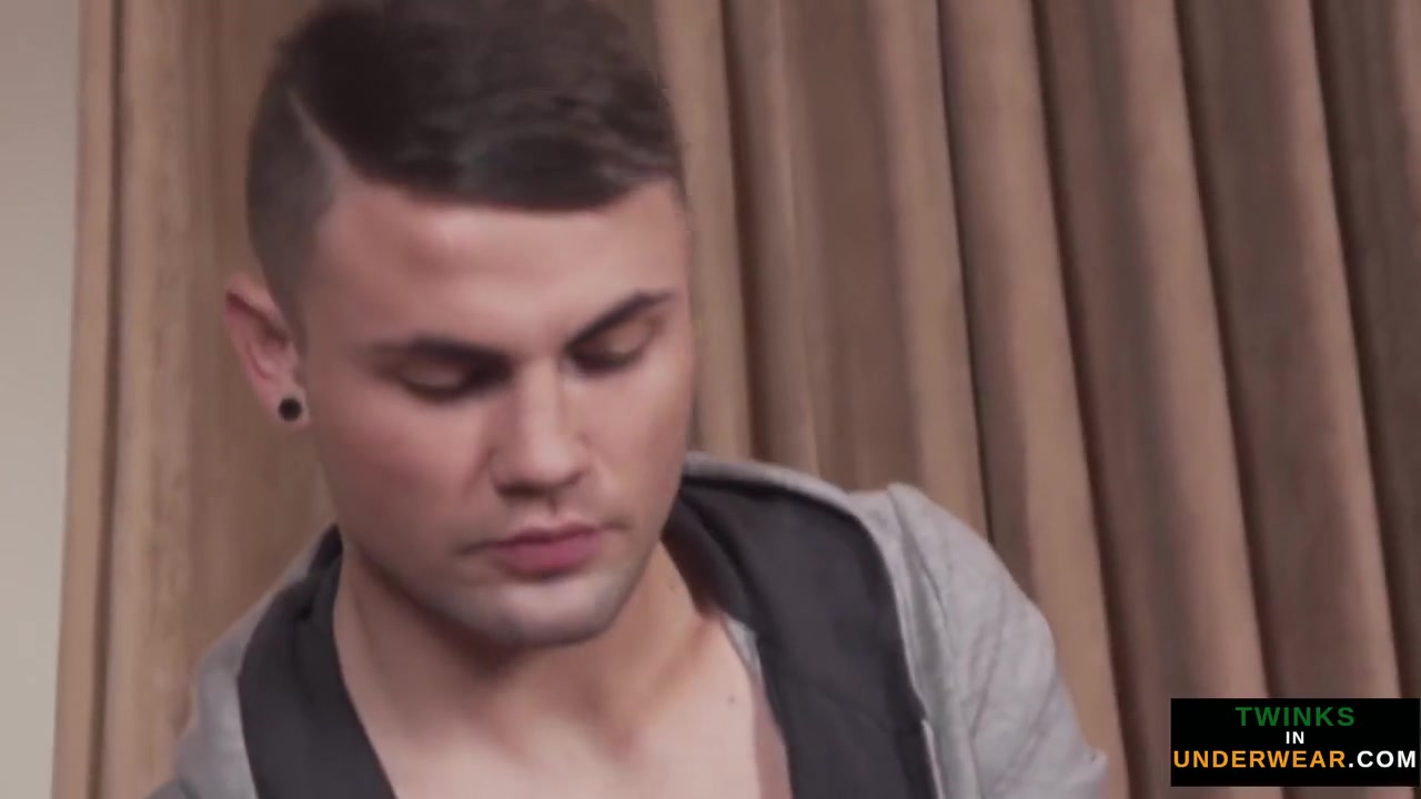 Oiled Up Pussy Massage Sexy Twink Blows His Load