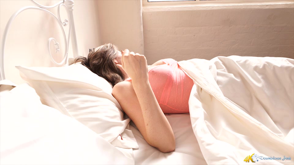 Hannah Z in Morning Nips - DownblouseJerk
