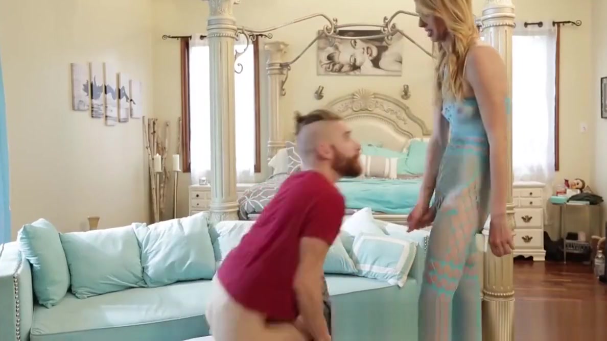 Amazing shemale babe has no mercy for his tight little ass