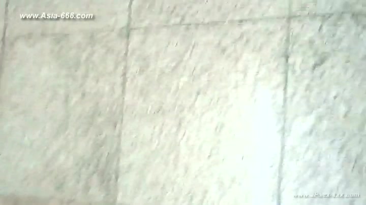 chinese girls go to toilet.69