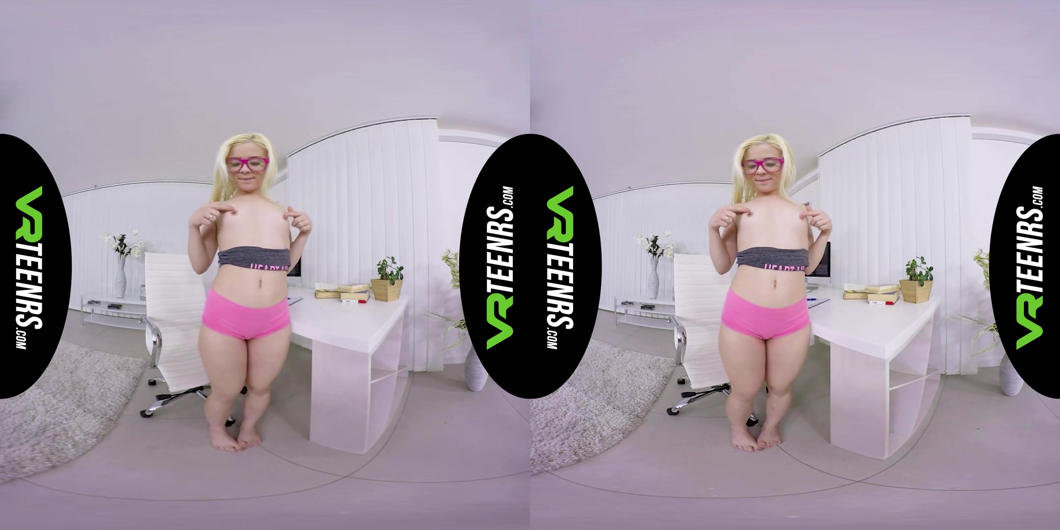 Petite Teen Masturbating In The Office Vr - Solo Masturbation
